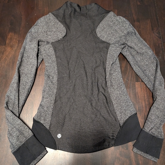 Lululemon Emerge Full Zip Jacket, Women's Size 4, Black/Grey, EUC - Picture 5 of 8